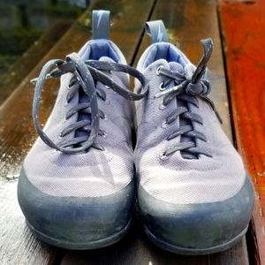 Evolv approach shoes, size 7